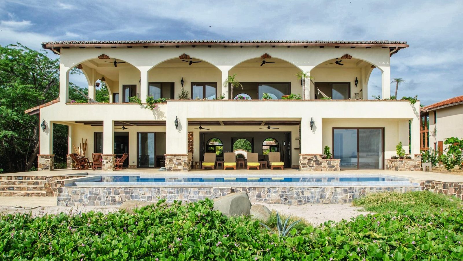 Ft. Walker: casa de playa con arcos y piscina en Hacienda Iguana